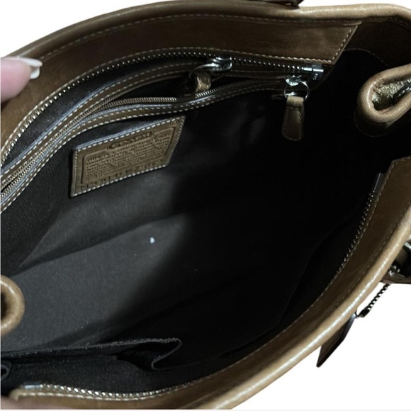 Coach Hamptons Suede Bag - Picture 4 of 5